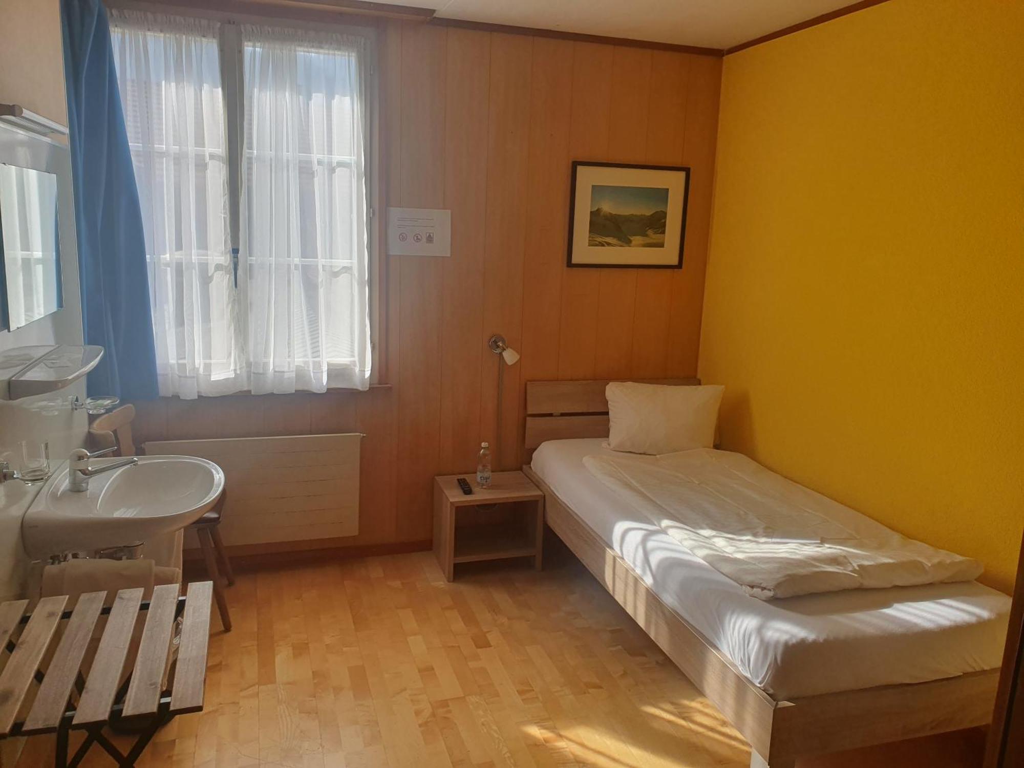 Gasthof Hirschen In Wilderswil Szoba fotó