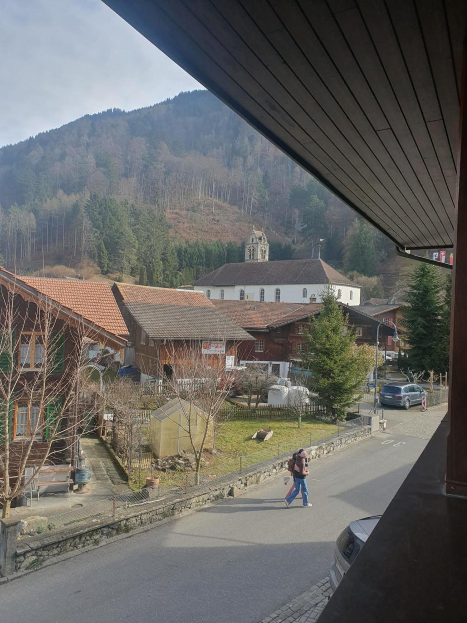 Gasthof Hirschen In Wilderswil Szoba fotó
